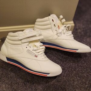 BRAND NEW Reebok Classic